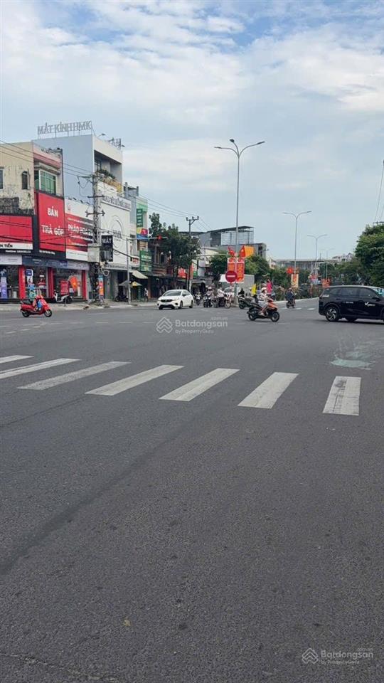 Bán nhà 2 tầng 2 mặt tiền đường tôn đức thắng 420m2 bề ngang 12m. vị trí kinh doanh