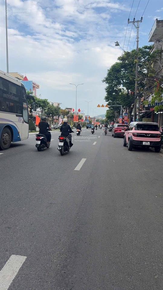 Bán nhà 2 tầng 2 mặt tiền đường tôn đức thắng 420m2 bề ngang 12m. vị trí kinh doanh