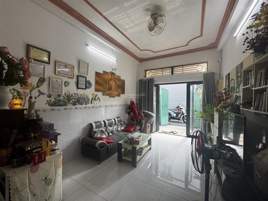 Gấp bán nhà hxh, đường nguyễn văn lượng, f16, gò vấp, 52m2, 2 tấng, 3pn, nhỉnh 4 tỷ.