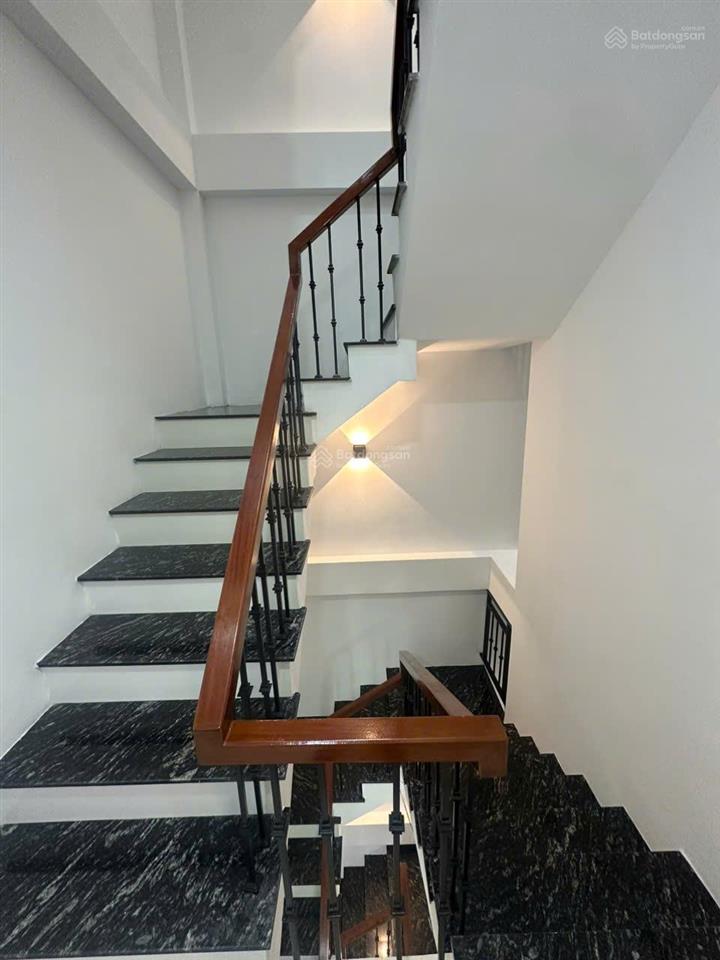 Bán nhà phố dương văn bé 42m2 5 tầng mặt tiền 5.3m nhà gần phố mới xây dựng được 3 năm cực đẹp