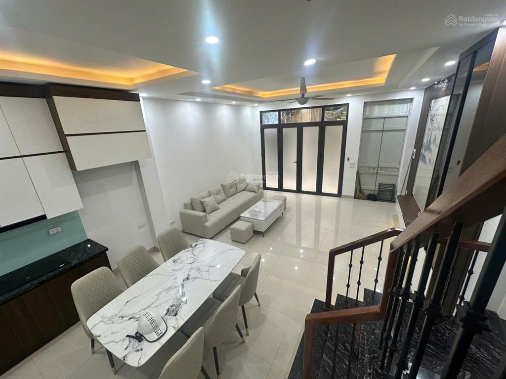 Bán nhà phố dương văn bé 42m2 5 tầng mặt tiền 5.3m nhà gần phố mới xây dựng được 3 năm cực đẹp