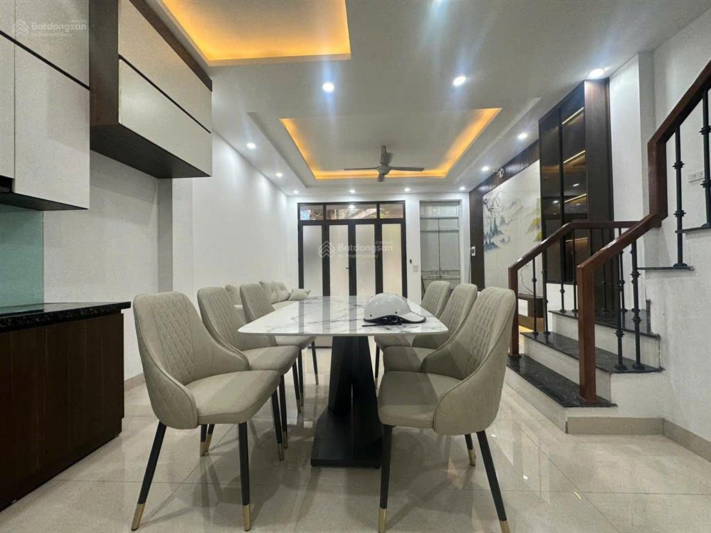 Bán nhà phố dương văn bé 42m2 5 tầng mặt tiền 5.3m nhà gần phố mới xây dựng được 3 năm cực đẹp