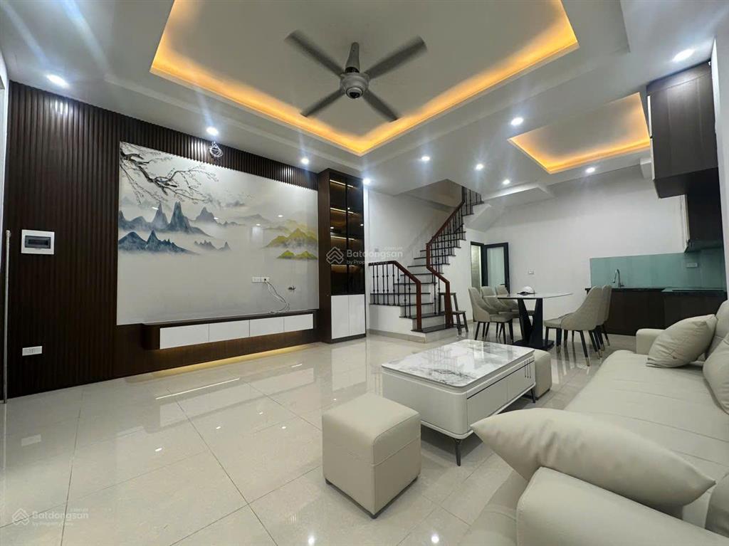 Bán nhà phố dương văn bé 42m2 5 tầng mặt tiền 5.3m nhà gần phố mới xây dựng được 3 năm cực đẹp