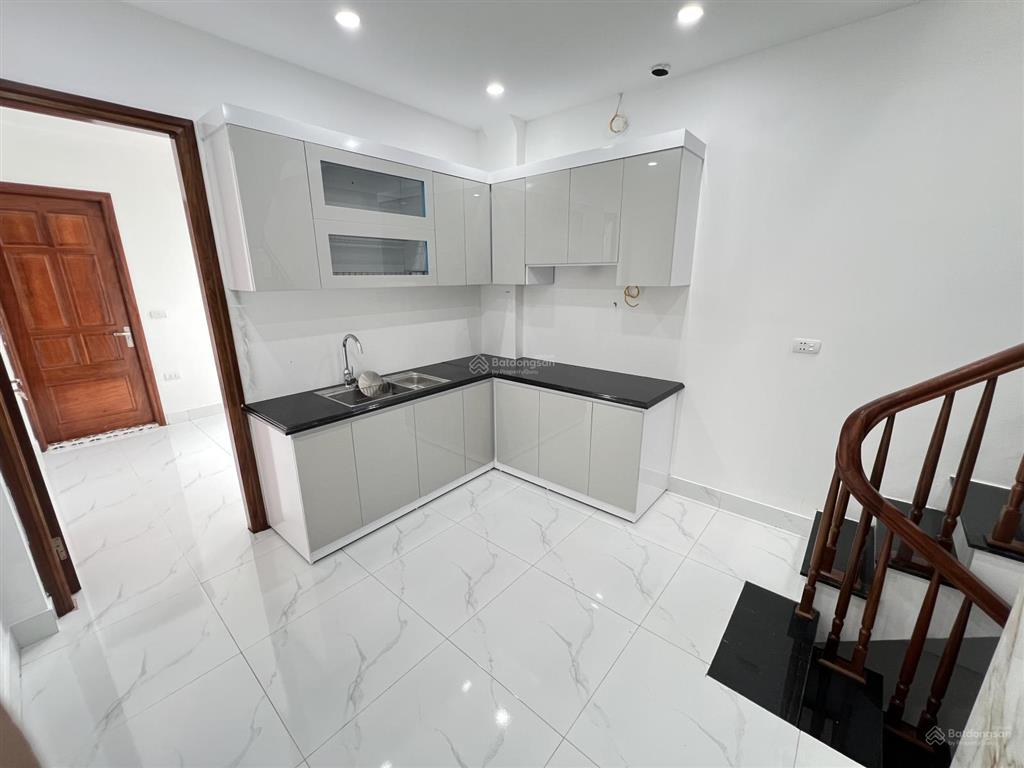 Bán nhà trương định  ô tô qua nhà  ngõ thông  6 tầng thang máy xây mới  35m2. giá 7,8 tỷ
