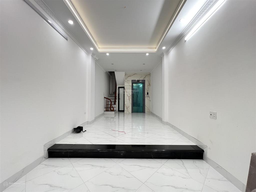 Bán nhà trương định  ô tô qua nhà  ngõ thông  6 tầng thang máy xây mới  35m2. giá 7,8 tỷ