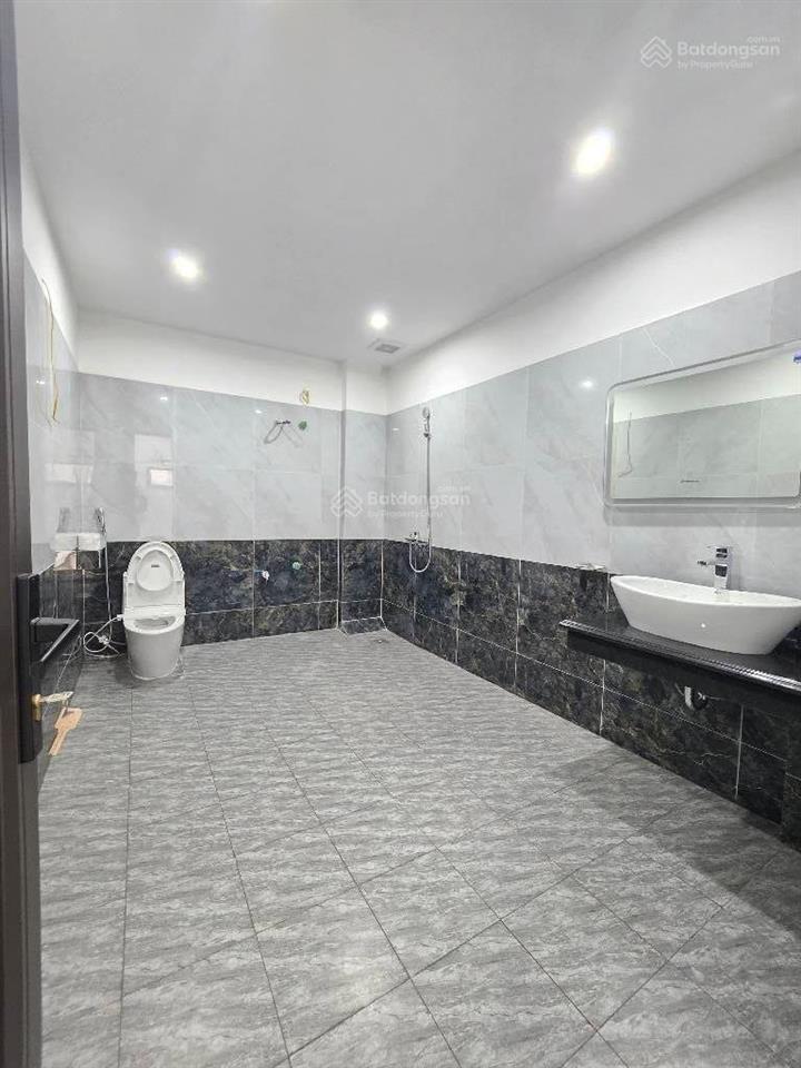 Bán nhà bạch mai  ngõ thông  lô góc  ô tô cách 20m  40m2  5 tầng. giá 7,8 tỷ