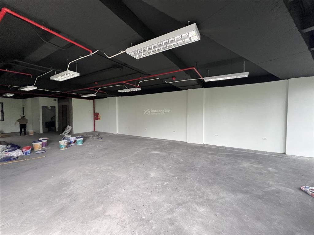 Chính chủ cho thuê cả toà nhà hồ đền lừ  180m2.  0779 548 ***