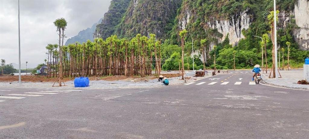 Bán đất phong phú tân lạc, hòa bình gần mặt đường lớn, 1946.2m2, chỉ 8tr/m2