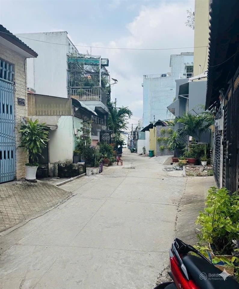 Nhà cao cửa rộng  4 tầng kiên cố  đường xe tải nguyễn cửu phú ba5.tkb47a4b