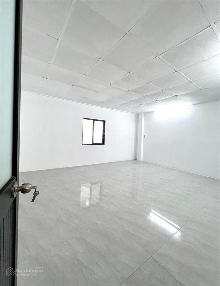 Bán nhà tl10, bình trị đông, 3 tầng, đường xe tải 84m2 chỉ 5,3tỷ