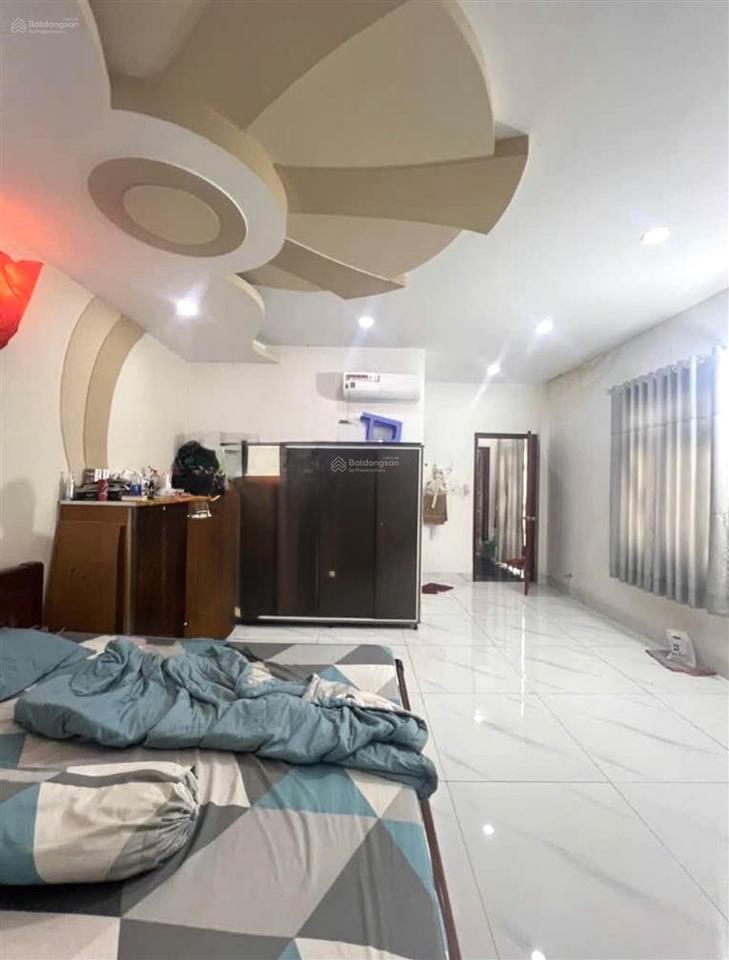 Bán nhà lô góc 2mt mã lò gần lê văn quới đường 8m  4 tầng (5,5x16m) hơn 6 tỷ