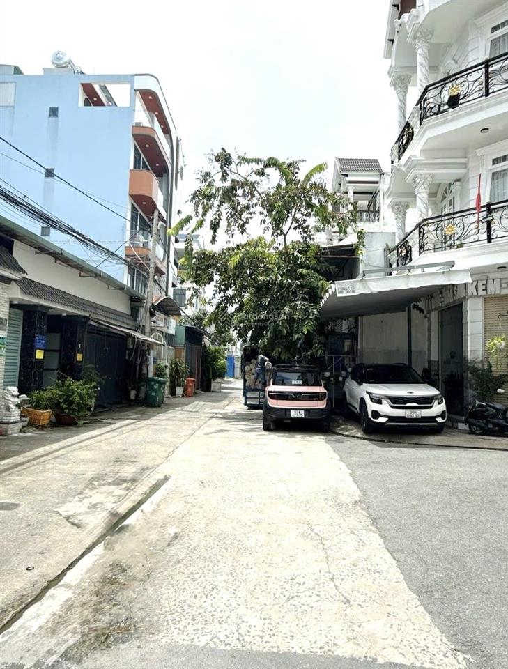 Bán nhà lô góc 2mt mã lò gần lê văn quới đường 8m  4 tầng (5,5x16m) hơn 6 tỷ
