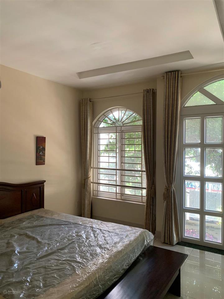 Bán biệt thự siêu đẹp khu tân cảng 8x15 3 lầu 6pn giá 20,7 tỷ