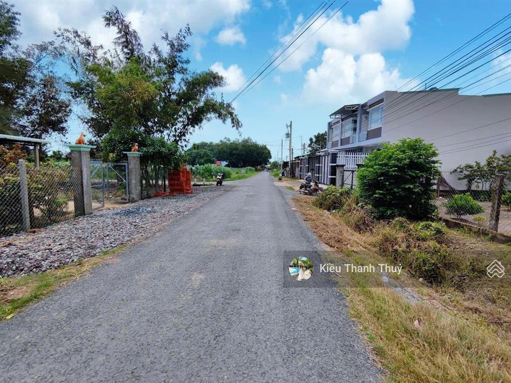 Chính chủ kẹt tiền bán lô đất giá rẻ  800 triệu. ngay ngã tư an bình, đặng văn trước.dt 380m2,shr