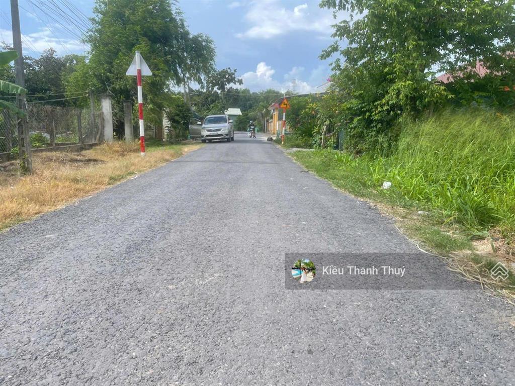 Chính chủ kẹt tiền bán lô đất giá rẻ  800 triệu. ngay ngã tư an bình, đặng văn trước.dt 380m2,shr