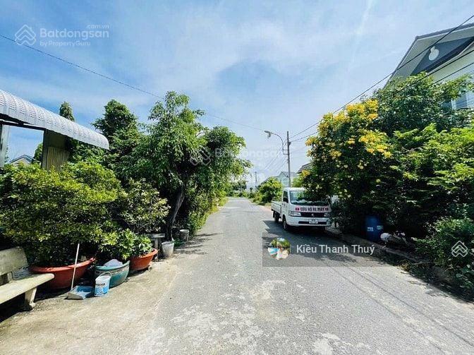 Chủ kẹt tiền bán gấp lô đất 180m2/1 tỷ 300 triệu. ngay chợ việt kiều, tân thông hội. shr