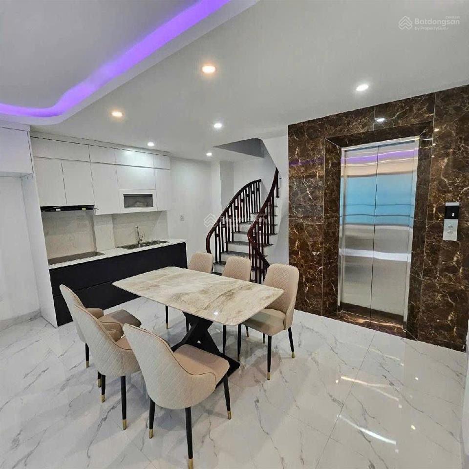 Quá rẻ nhỉnh 10 tỷ thạch bàn 60m² 6 tầng, gara ô tô