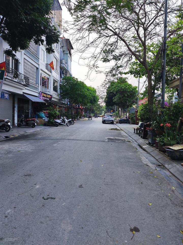 Quá rẻ, 9,x tỷ đất tđc thượng thanh 66m2, vỉa hè oto tránh, kinh doanh
