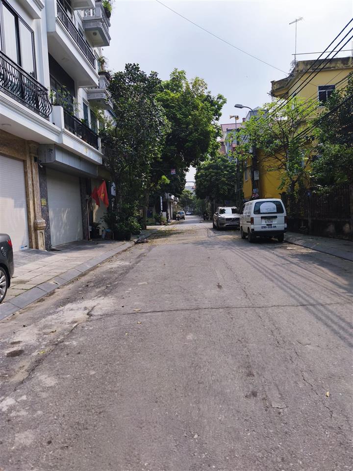 Bán gấp , chỉ 15 ,x tỷ vỉa hè ô tô tránh,100m2 đất tđc thượng thanhviệt hưng