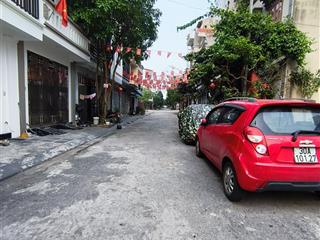 Nhỉnh 16 tỷ mặt đường kinh doanh  vỉa hè  ô tô tránh 83 m2 4 tầng việt hưng