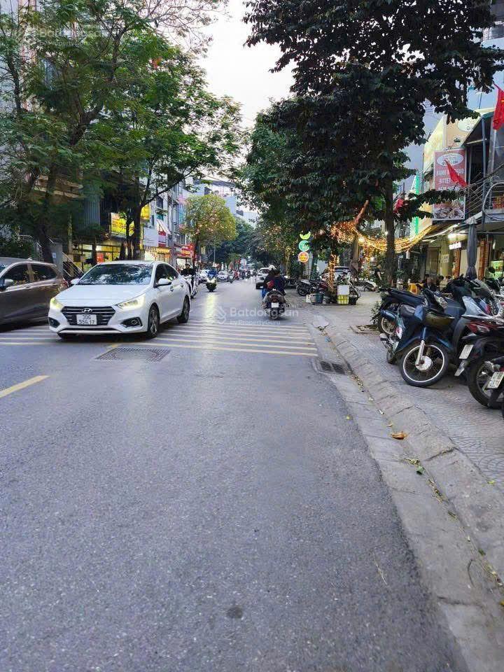 Đầu tư cực tốt nhỉnh 100 tr/m2 180m2 đất tại p việt hưng, ô tô tránh, ccmn dòng tiền 2 tỷ 1 năm