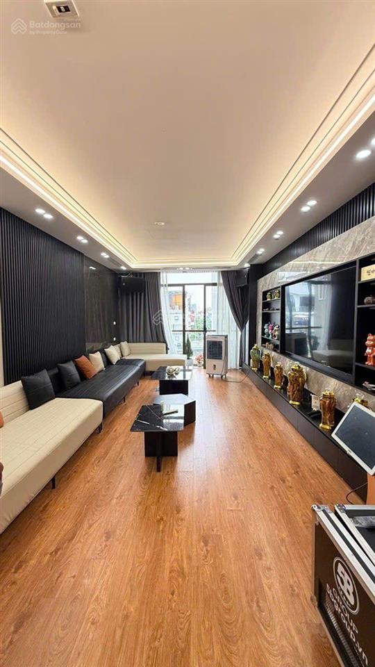 Siêu phẩm sát mặt phố nguyễn văn cừ 80m2 7 tầng thang máy gara 2 xe 7 chỗ nội thất vài tiền tỷ