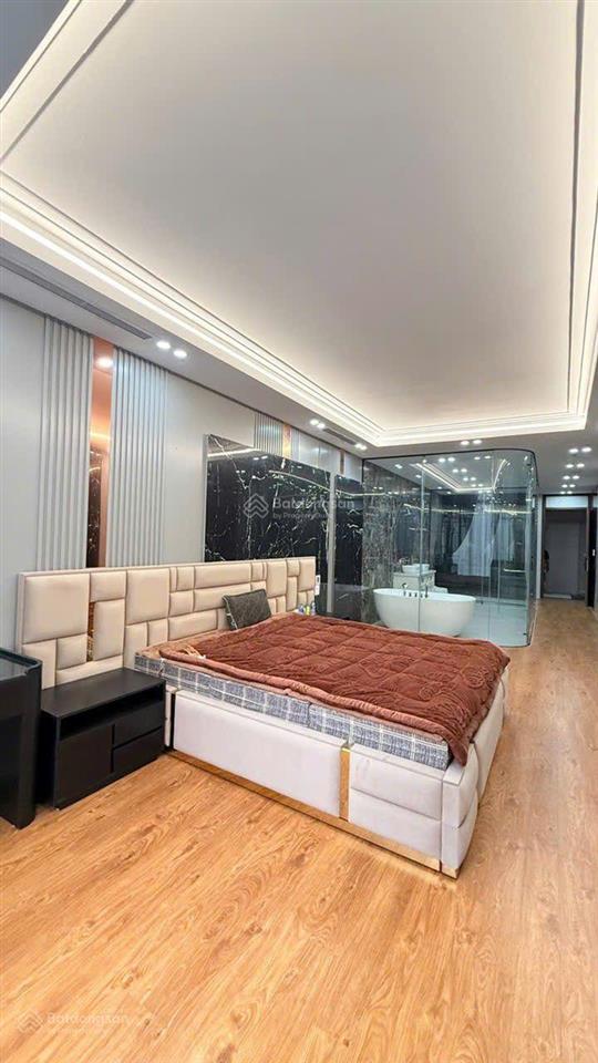Siêu phẩm sát mặt phố nguyễn văn cừ 80m2 7 tầng thang máy gara 2 xe 7 chỗ nội thất vài tiền tỷ