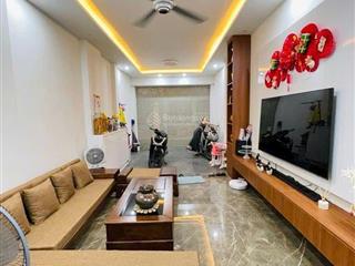 Quá hiếm, hơn 11 tỷ phố vip ngọc lâm, vỉa hè ô tô tránh, 50m2 4 tầng dân xây
