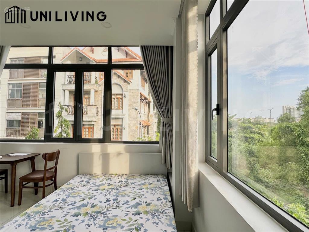 Căn studio full cửa kính thoáng  có nội thất  nằm trong khu biệt thự gần cầu sài gòn q2
