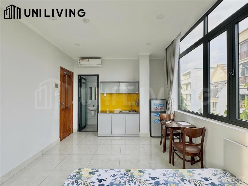 Căn studio full cửa kính thoáng  có nội thất  nằm trong khu biệt thự gần cầu sài gòn q2
