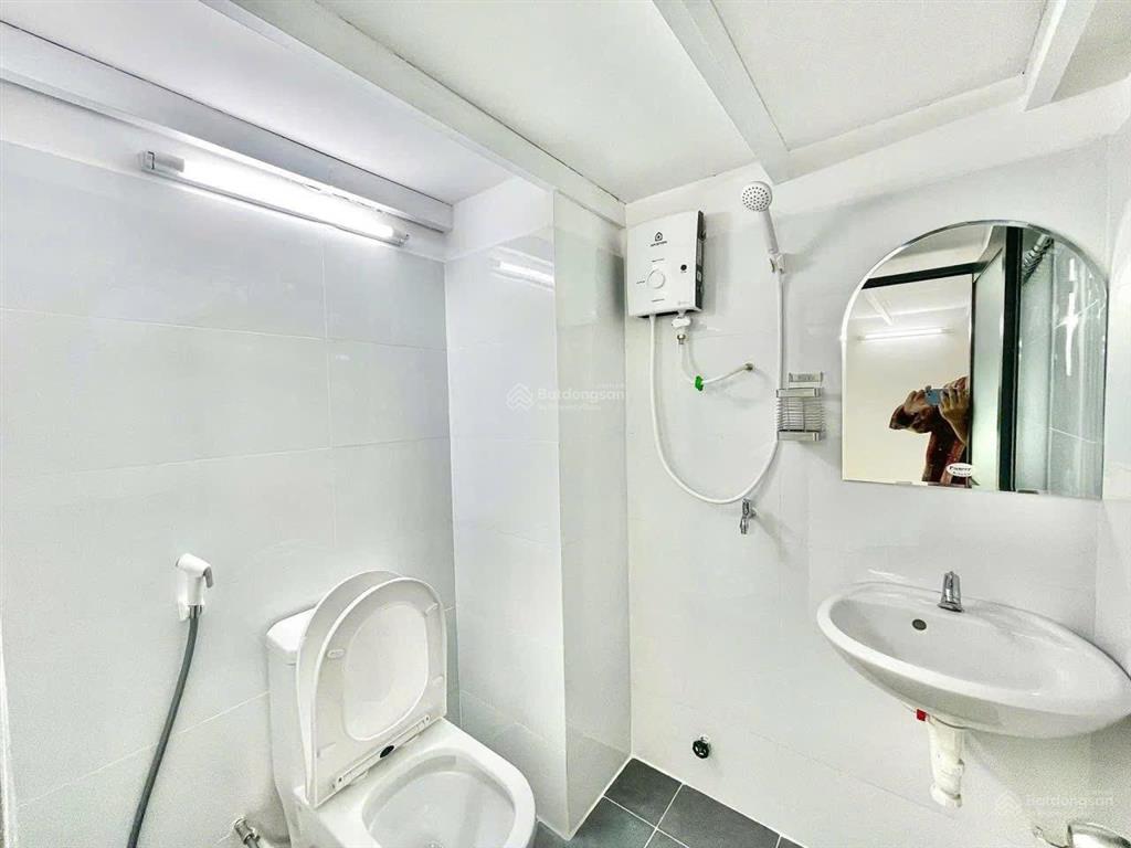 Trống sẵn căn duplex  full nội thất  gác cao 1m8 , dt rộng, gác cao  gần mai chí thọ q2 .