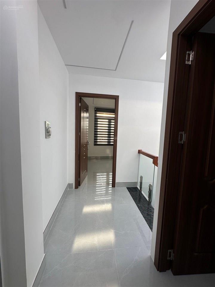 Nhà đẹp phan văn hùm (trung mỹ tây 13), hẻm thông 6m. nhà xây mới 100%. giá hơn 4 tỷ.