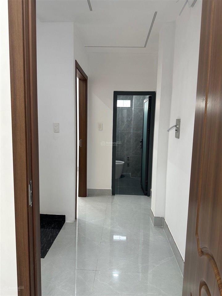 Nhà đẹp phan văn hùm (trung mỹ tây 13), hẻm thông 6m. nhà xây mới 100%. giá hơn 4 tỷ.