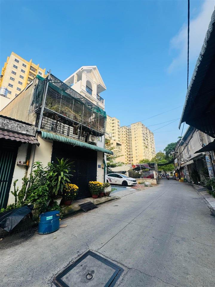 Cách 20m ra trung mỹ tây 2a (nguyễn thị trên)  hẻm thông 6m thuận tiện kinh doanh buôn bán