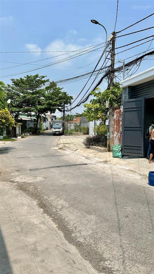 Nhà cách ngã tư trần văn mười, nguyễn thị tiểu 20m, 130m2, đường thông 6m, 4.6 tỷ