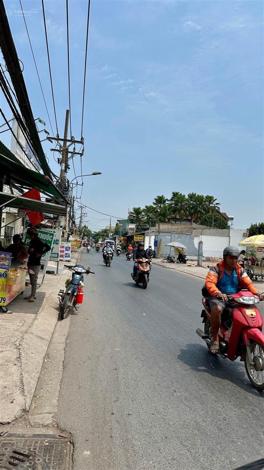 Nhà cách ngã tư trần văn mười, nguyễn thị tiểu 20m, 130m2, đường thông 6m, 4.6 tỷ