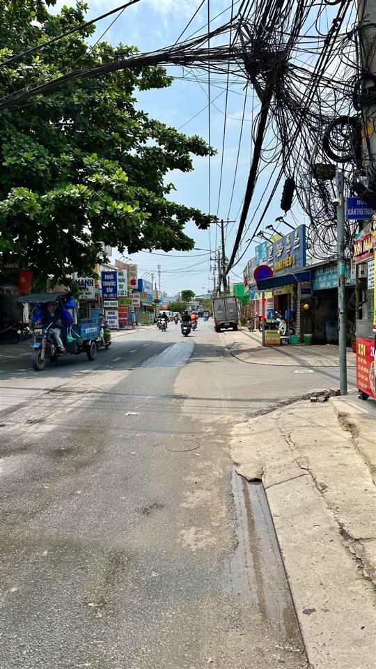 Nhà mặt tiền xuân thới đông 2, 120m2, ngang hơn 4m giá 5 tỷ