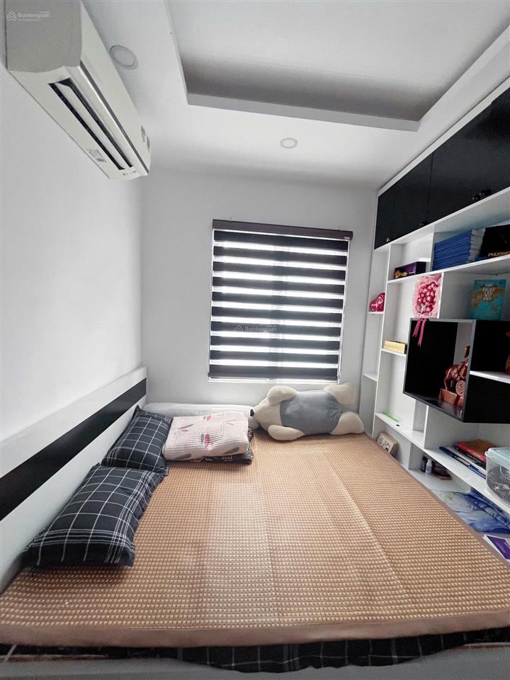 Cho thuê ccmn chùa láng  đường láng, ở ngay, ô tô đỗ cửa 20m, full nội thất, 2pn 1 khách