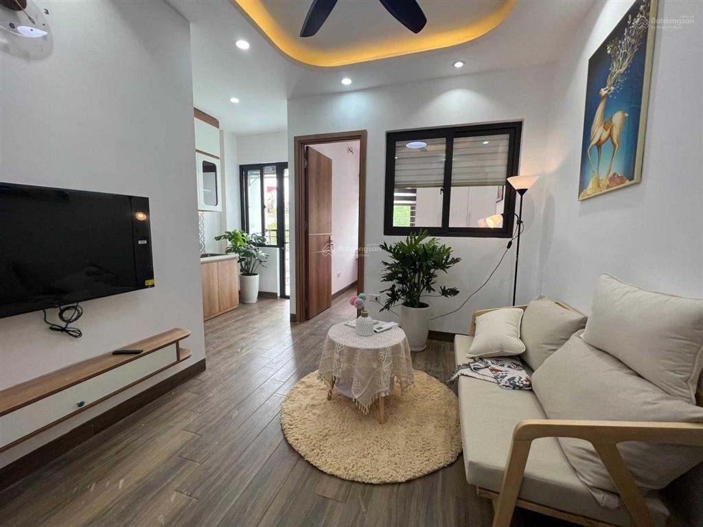 Cho thuê ccmn chùa láng  đường láng, ở ngay, ô tô đỗ cửa 20m, full nội thất, 2pn 1 khách