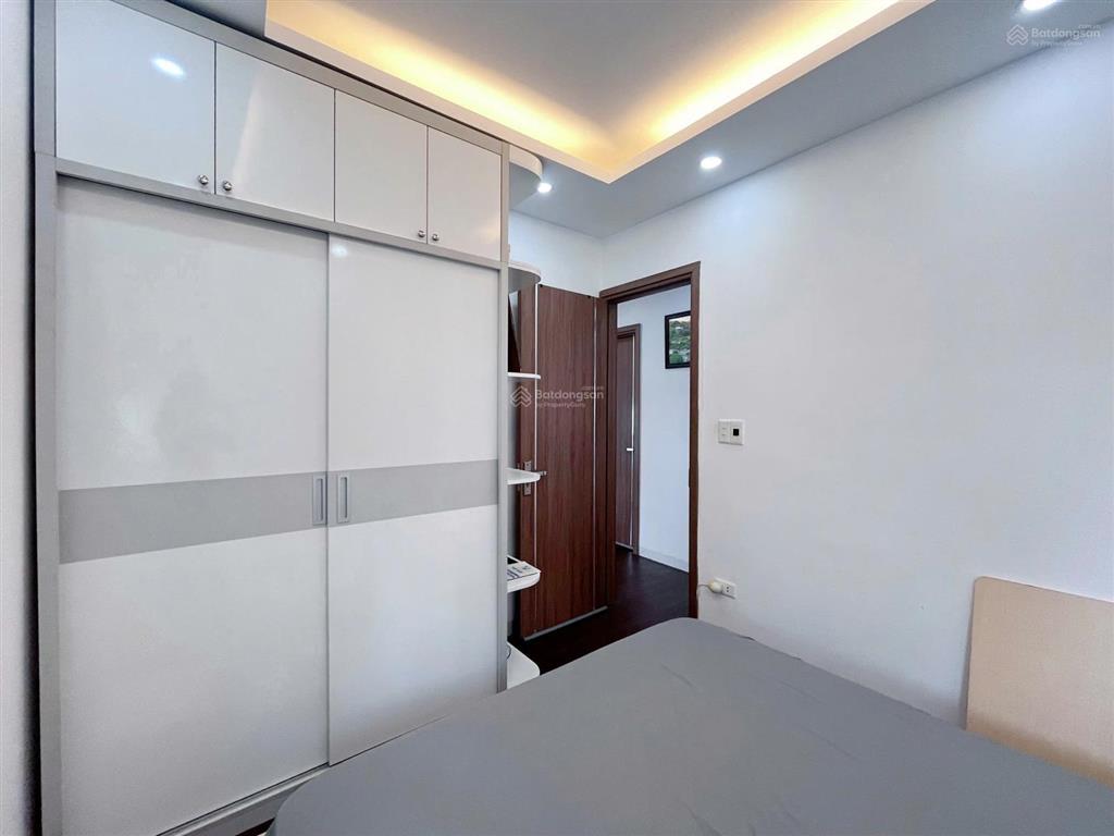 Cho thuê ccmn chùa láng  đường láng, ở ngay, ô tô đỗ cửa 20m, full nội thất, 2pn 1 khách