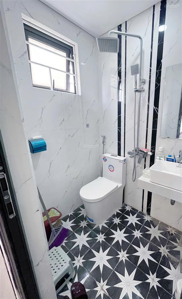 Cho thuê ccmn chùa láng  đường láng, ở ngay, ô tô đỗ cửa 20m, full nội thất, 2pn 1 khách