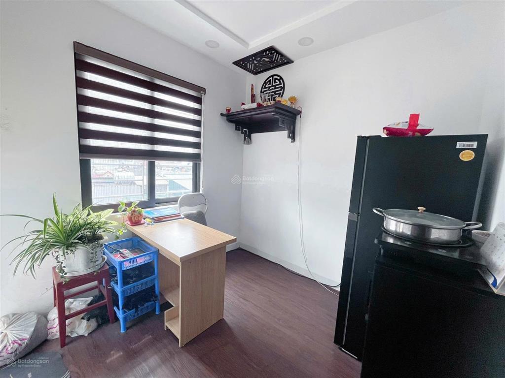 Cho thuê ccmn chùa láng  đường láng, ở ngay, ô tô đỗ cửa 20m, full nội thất, 2pn 1 khách