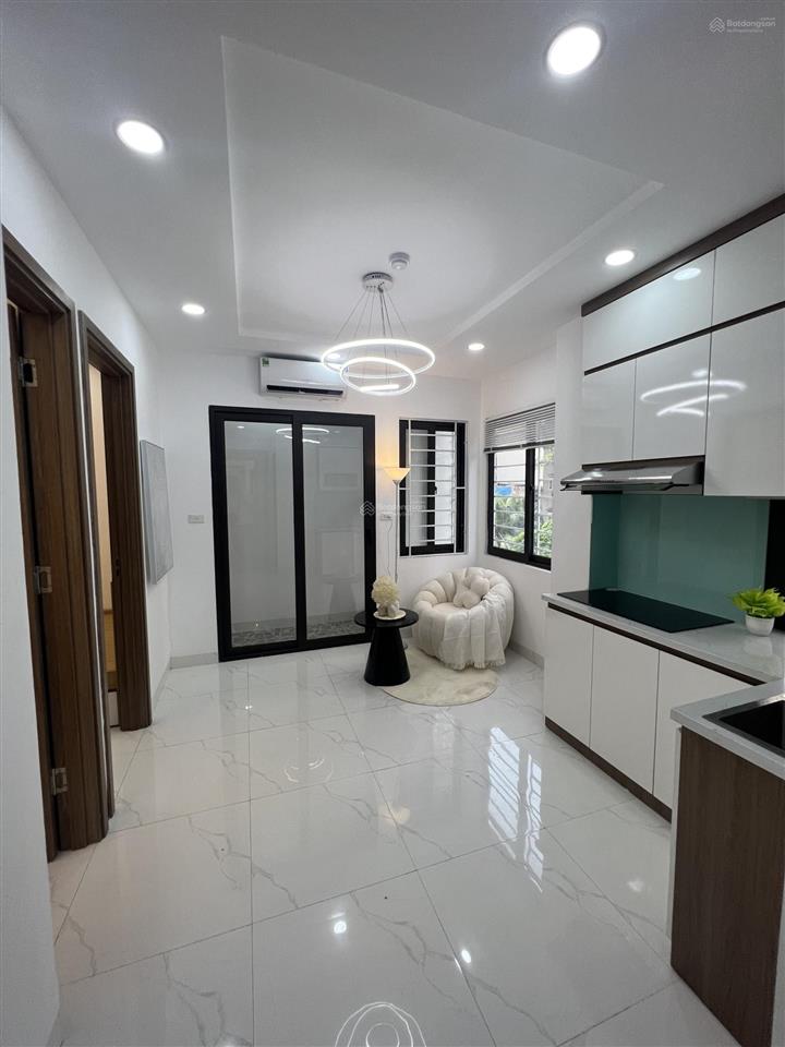Cho thuê ccmn chùa láng  đường láng, ở ngay, ô tô đỗ cửa 20m, full nội thất, 2pn 1 khách