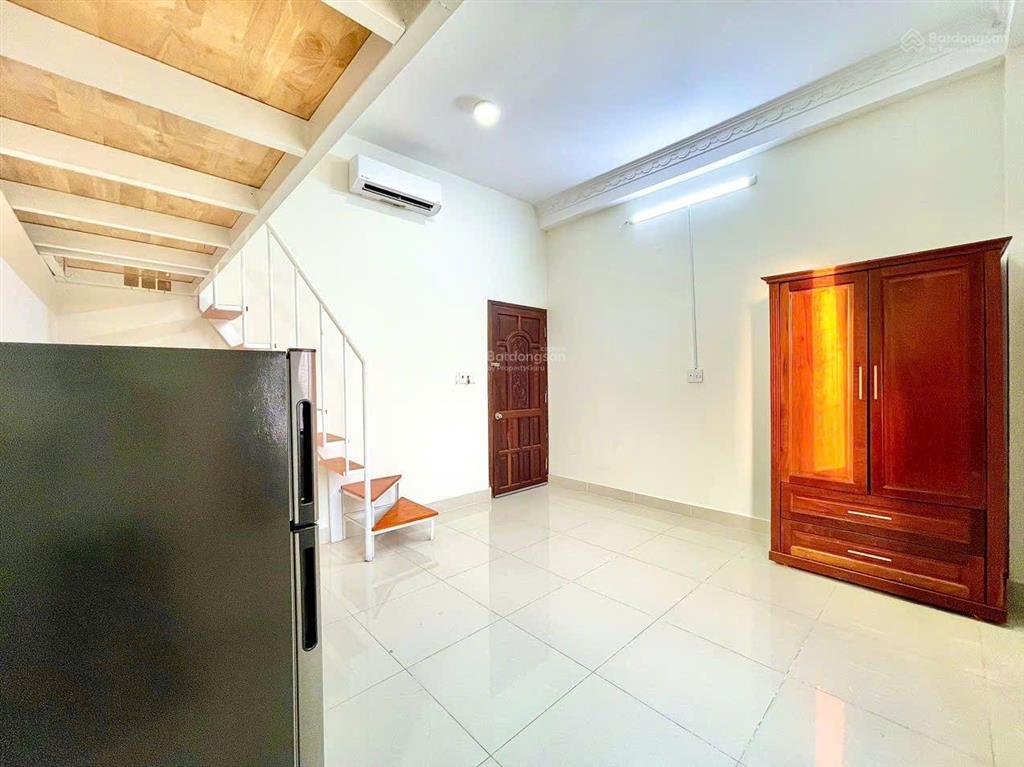Căn hộ gác lửng 30m2 full tiện nghi bùi đình túy ngay ngã tư hàng xanh gần đh gtvt, hutech