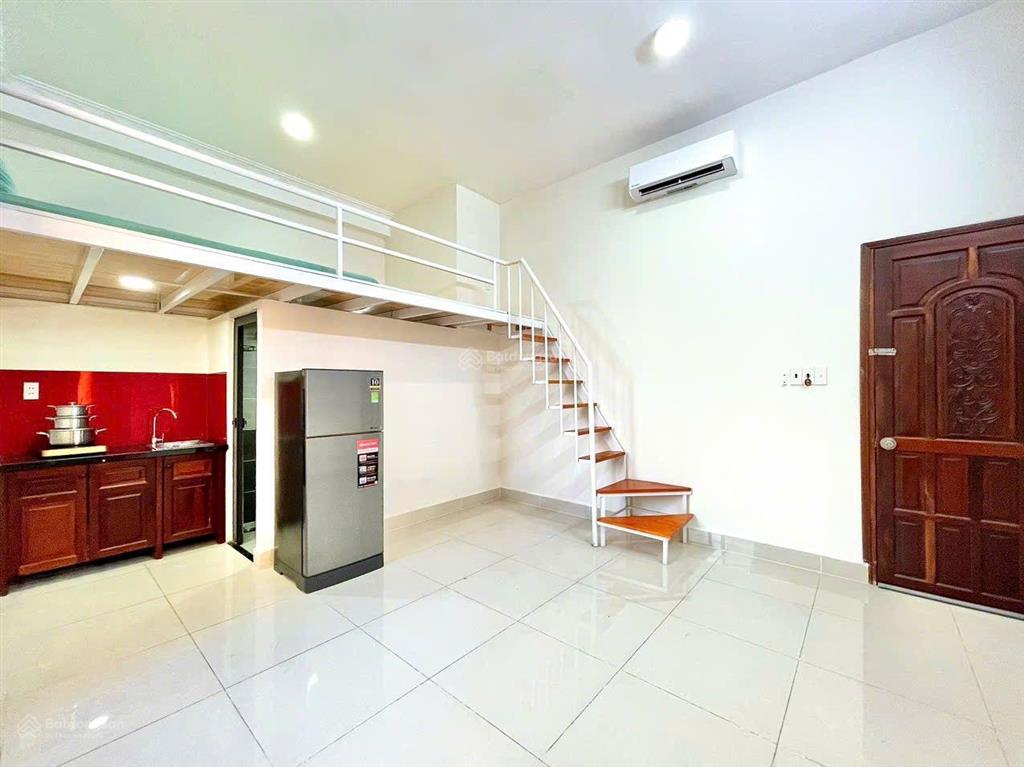 Căn hộ gác lửng 30m2 full tiện nghi bùi đình túy ngay ngã tư hàng xanh gần đh gtvt, hutech