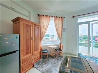 Phòng ban công cực thoáng full nội thất có thang máy ngay phan huy ích gần công viên hoàng văn thụ