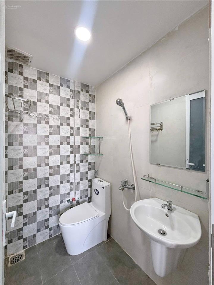 Căn hộ dịch vụ full tiện nghi tại nguyễn trãi gần đh sư phạm, khoa học tự nhiên, ueh, y dược.