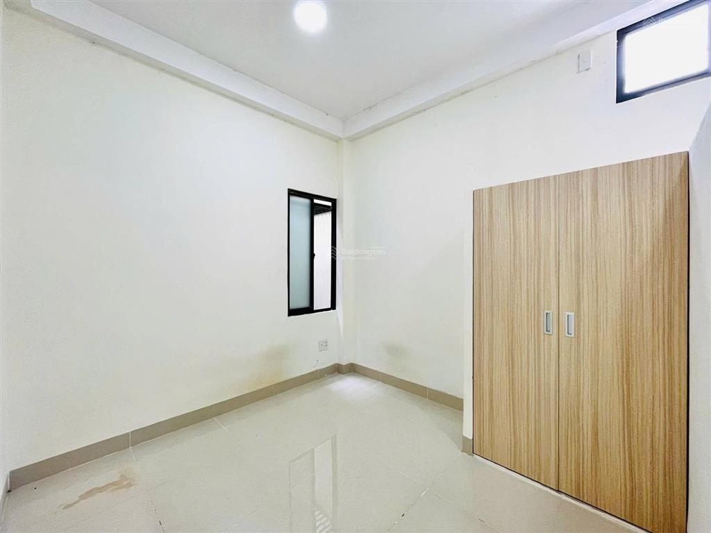 Phòng mới 100% full nội thất xịn xò giá sinh viên ngay bùi đình túy gần ngã tư hàng xanh các đh lớn