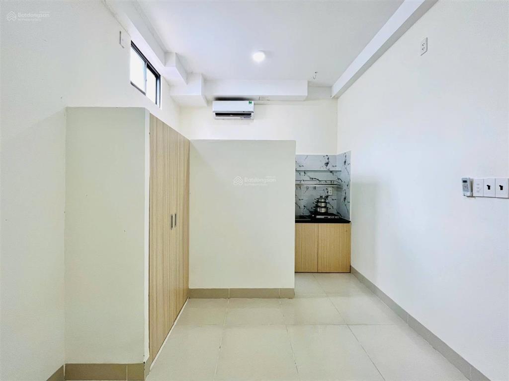 Phòng mới 100% full nội thất xịn xò giá sinh viên ngay bùi đình túy gần ngã tư hàng xanh các đh lớn