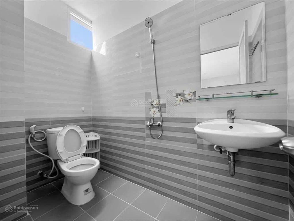 Căn hộ mới 100% full nội thất cửa sổ thoáng tại lý thường kiệt gần đh bách khoa, y dược tp.hcm